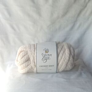 YarnBee chunky knit white yarn